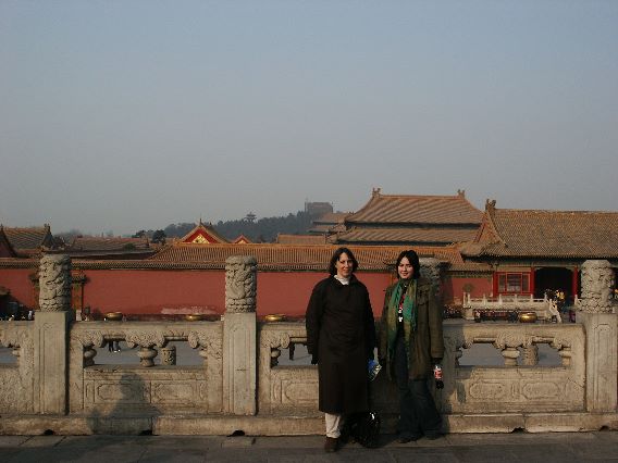 Julie and Kiri in the Forbidden City