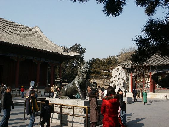 Palace statuary